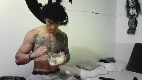 Snapshot of wason0413 chatting on 01.04.25 Wasson online show from 01.04.25