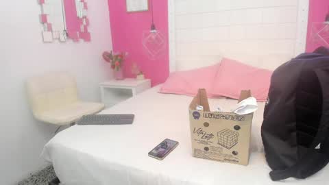 Snapshot of watson_crystal00 chatting on 05.27.26 Milf Latina online show from 05.27.26