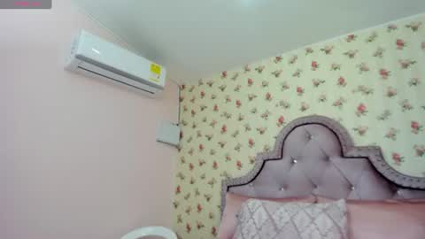 Snapshot of watson_crystal00 chatting on 06.25.26 Milf Latina online show from 06.25.26