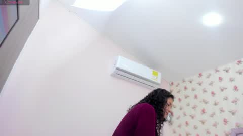 Snapshot of watson_crystal00 chatting on 07.27.26 Milf Latina online show from 07.27.26