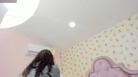 Snapshot of watson_crystal00 chatting on 08.02.26 Milf Latina online show from 08.02.26