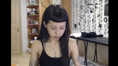 Mina online show from 10.30.25