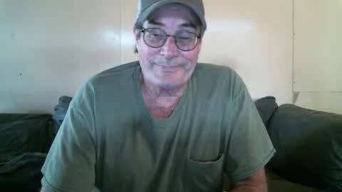 Snapshot of wbfarm chatting on 09.29.25 WB Farm online show from 09.29.25