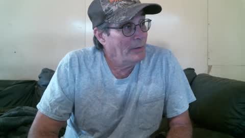 Snapshot of wbfarm chatting on 10.01.25 WB Farm online show from 10.01.25