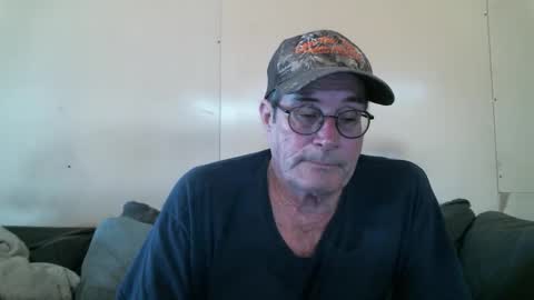 Snapshot of wbfarm chatting on 11.13.25 WB Farm online show from 11.13.25