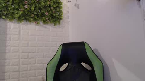 Trixie 3 online show from 02.13.25