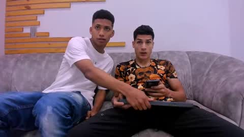 Jhonny Dick  his neighbors. online show from 09.21.25