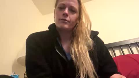 Snapshot of webcumcouple chatting on 05.24.26 HayleyJay online show from 05.24.26