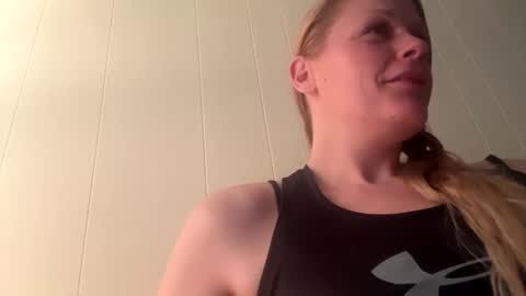Snapshot of webcumcouple chatting on 05.28.26 HayleyJay online show from 05.28.26