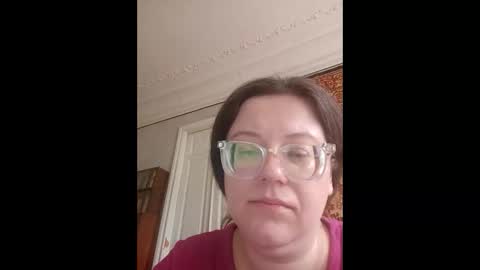 Snapshot of webgirl2 chatting on 04.19.26 Marina online show from 04.19.26