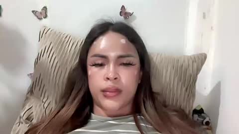 Hi Im LOVIE Please dont forget to follow and thumbs up me online show from 03.14.26