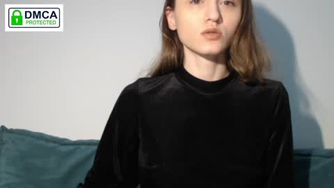 Snapshot of weltmilen chatting on 12.28.24 Milena online show from 12.28.24