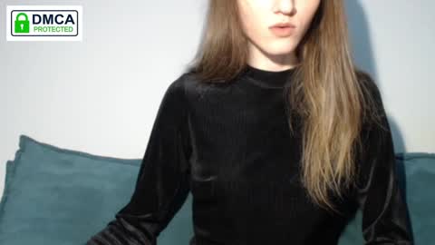 Snapshot of weltmilen chatting on 01.27.25 Milena online show from 01.27.25