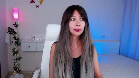 Wendi Foster online show from 09.24.25