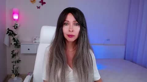 Wendi Foster online show from 09.30.25