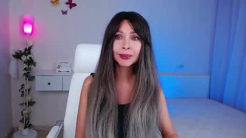 Wendi Foster online show from 10.07.25