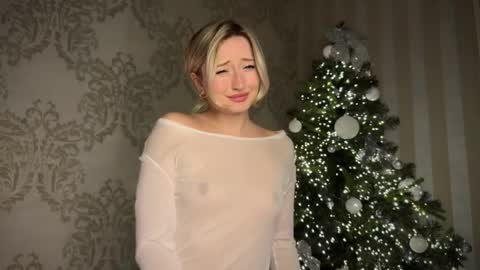 Snapshot of wendy_amber chatting on 01.14.25 Daisy    online show from 01.14.25