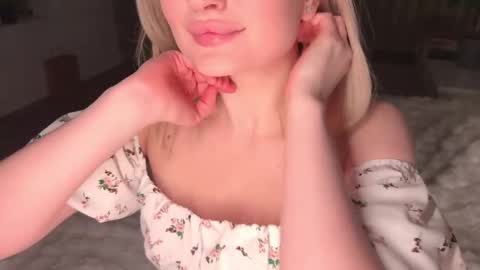 Snapshot of wendy_amber chatting on 03.01.25 Daisy    online show from 03.01.25