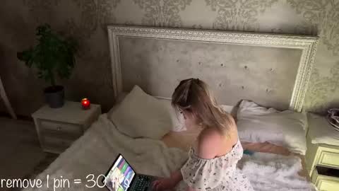 Snapshot of wendy_amber chatting on 03.03.25 Daisy    online show from 03.03.25