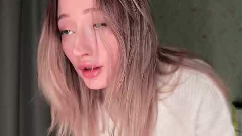 Snapshot of wendy_amber chatting on 09.11.25 Daisy    online show from 09.11.25