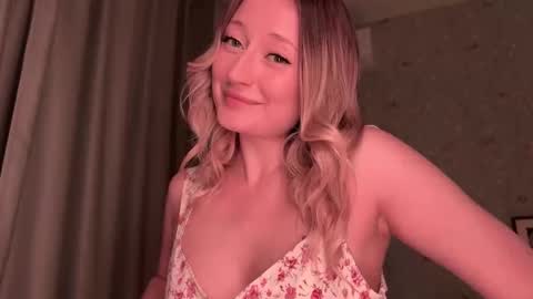 Snapshot of wendy_amber chatting on 10.01.25 Daisy    online show from 10.01.25