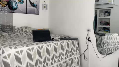 Wendy Alex online show from 10.31.25