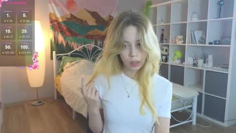 Snapshot of wendy_cutiex chatting on 09.15.25 Wendy online show from 09.15.25