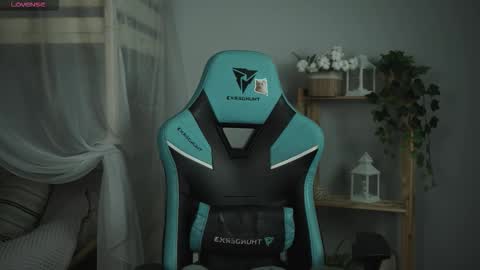 little girl who is always rightLisa online show from 11.03.25