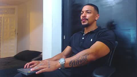 Wesley Rogger online show from 10.05.25