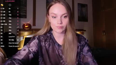 Lana online show from 10.17.25