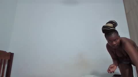 Snapshot of wet_pussieyy chatting on 02.14.26 wet_pussieyy online show from 02.14.26