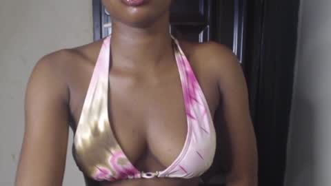 Snapshot of wet_pussy200 chatting on 04.19.26 Bella online show from 04.19.26