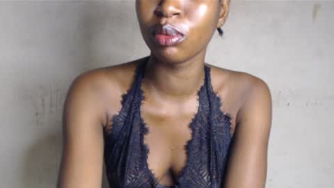 Snapshot of wet_pussy200 chatting on 05.18.26 Bella online show from 05.18.26