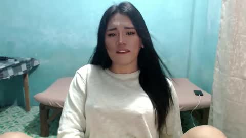 Snapshot of wetdreamasiax chatting on 05.27.26 jess online show from 05.27.26