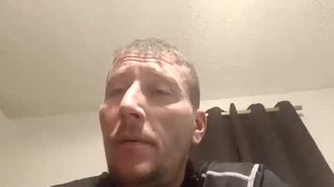 Snapshot of wetduck77777 chatting on 12.04.25 wetduck77777 online show from 12.04.25