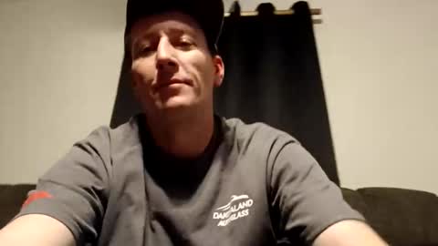 Snapshot of wetduck77777 chatting on 12.14.25 wetduck77777 online show from 12.14.25