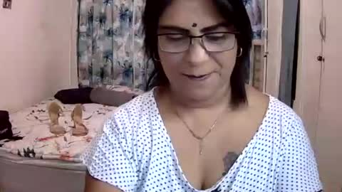 Snapshot of wetindian1971 chatting on 04.27.26 kavita online show from 04.27.26