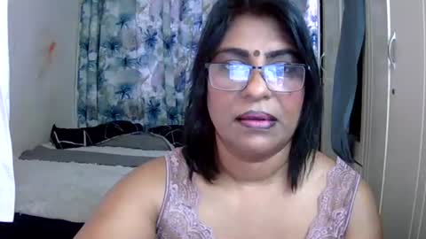 Snapshot of wetindian1971 chatting on 07.25.26 kavita online show from 07.25.26