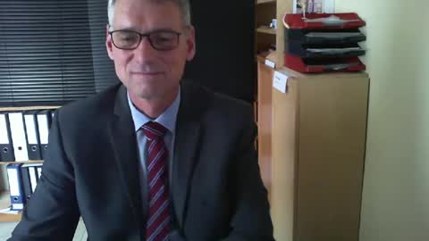 Snapshot of wetsuitedman chatting on 06.26.26 Franz online show from 06.26.26