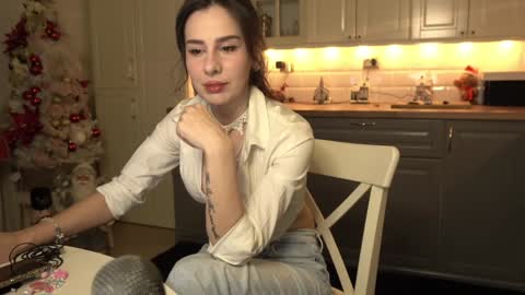 Victoria Maria online show from 12.13.24