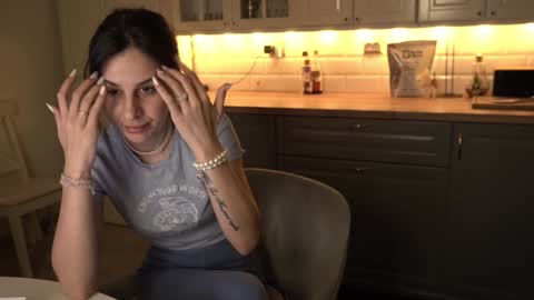 Victoria Maria online show from 01.11.25