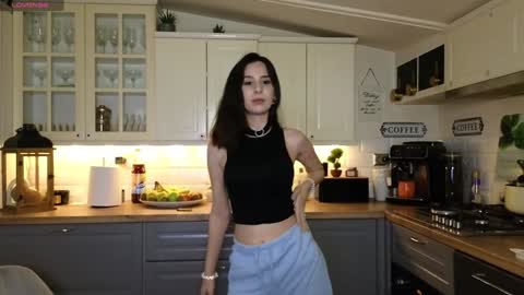 Victoria Maria online show from 01.14.25