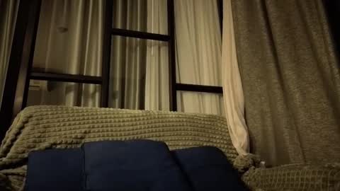 whispero_o online show from 10.19.25