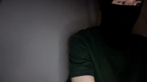 whispero_o online show from 11.16.25