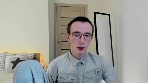 Snapshot of white_vibee chatting on 04.05.26 Stefan online show from 04.05.26