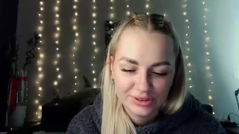 Snapshot of whitehex666 chatting on 11.25.25 whitehex666 online show from 11.25.25