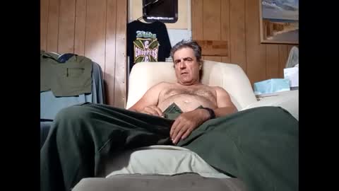 Snapshot of whitelion67 chatting on 09.17.25 whitelion67 online show from 09.17.25