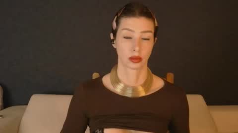 White Queen online show from 10.04.25