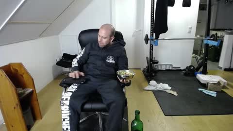 whiterabbit_86 online show from 12.14.24