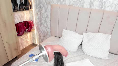 whitneyyfox online show from 09.22.25